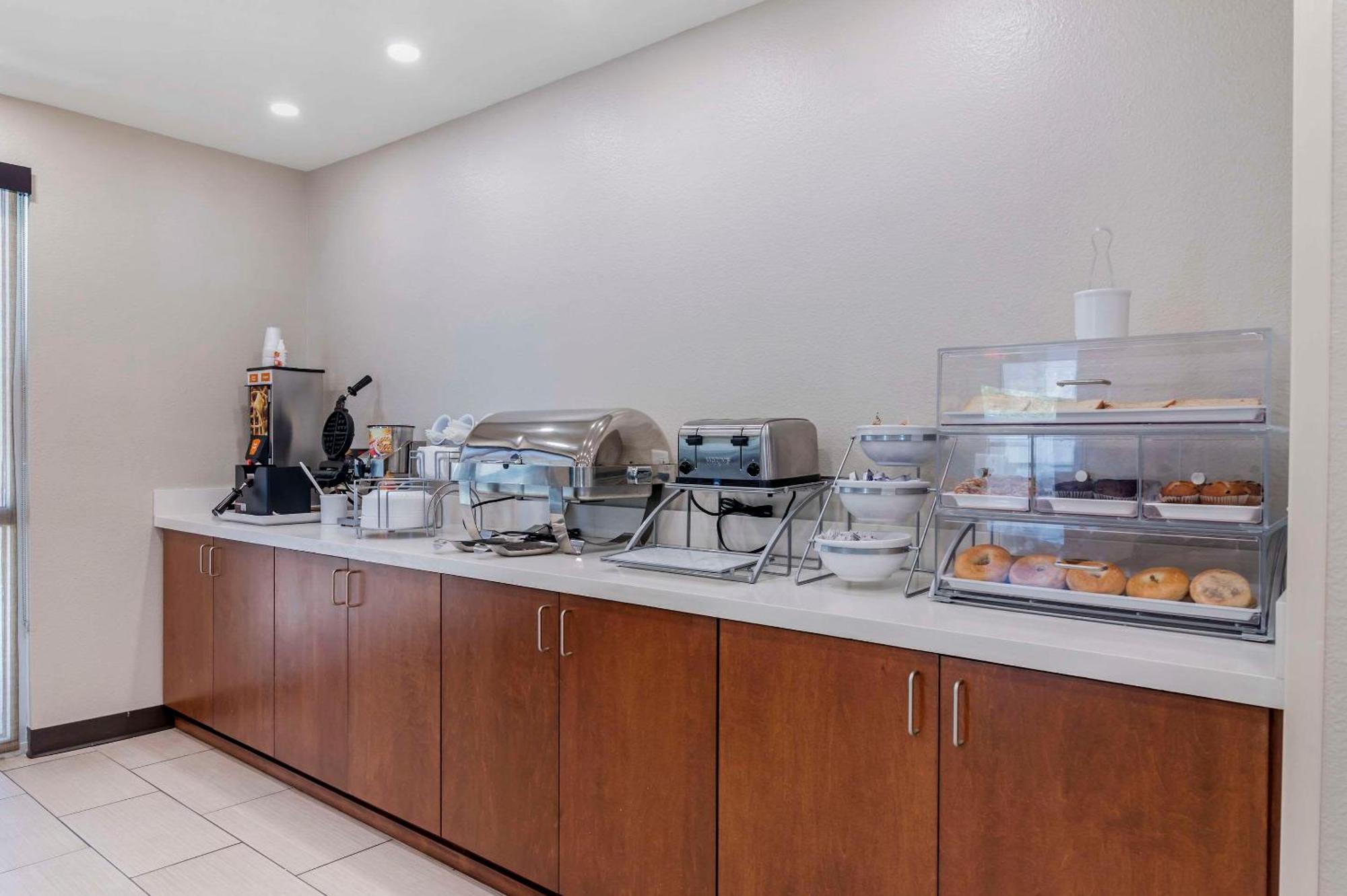 Comfort Inn & Suites Brunswick Εξωτερικό φωτογραφία