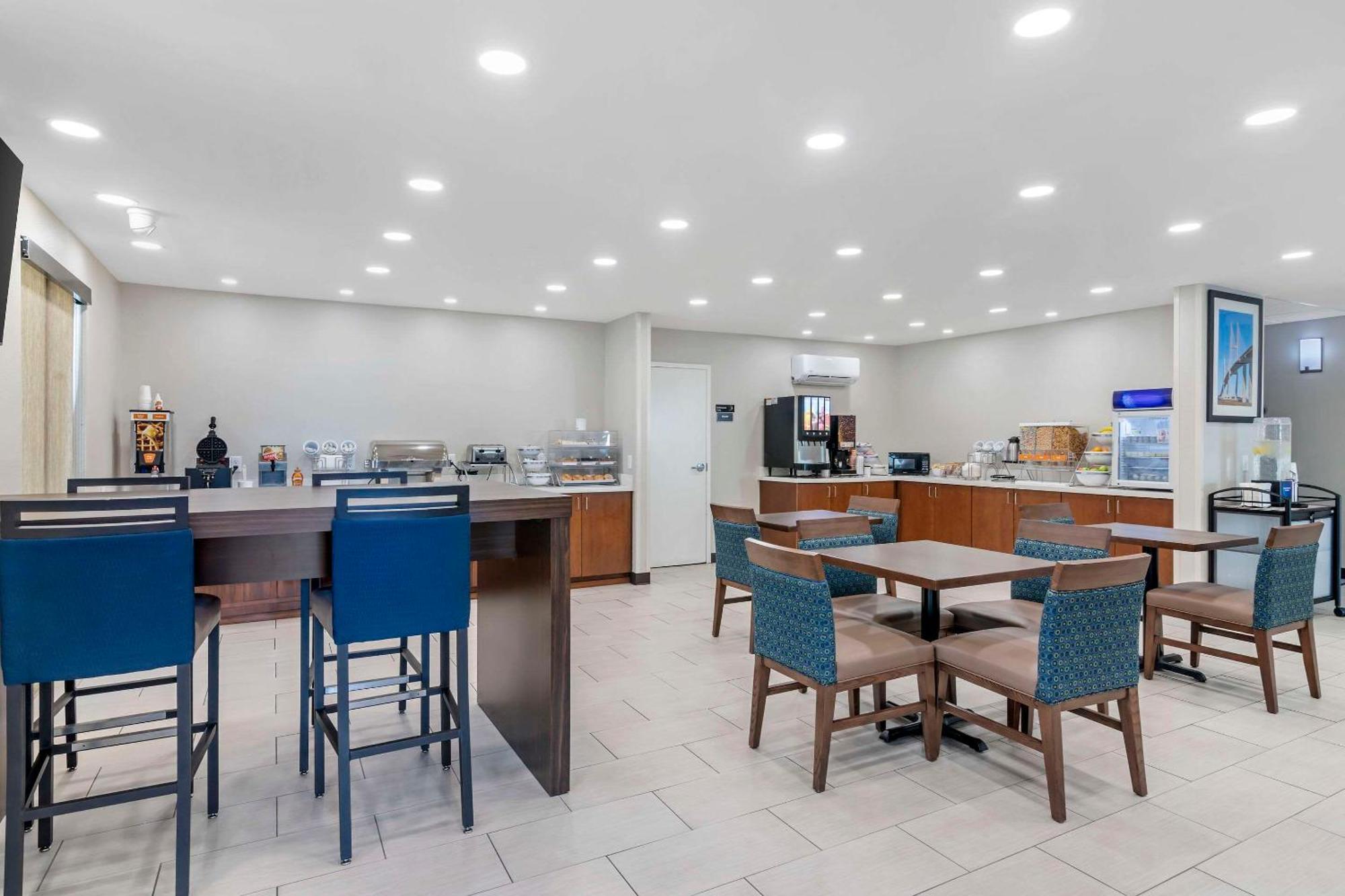 Comfort Inn & Suites Brunswick Εξωτερικό φωτογραφία