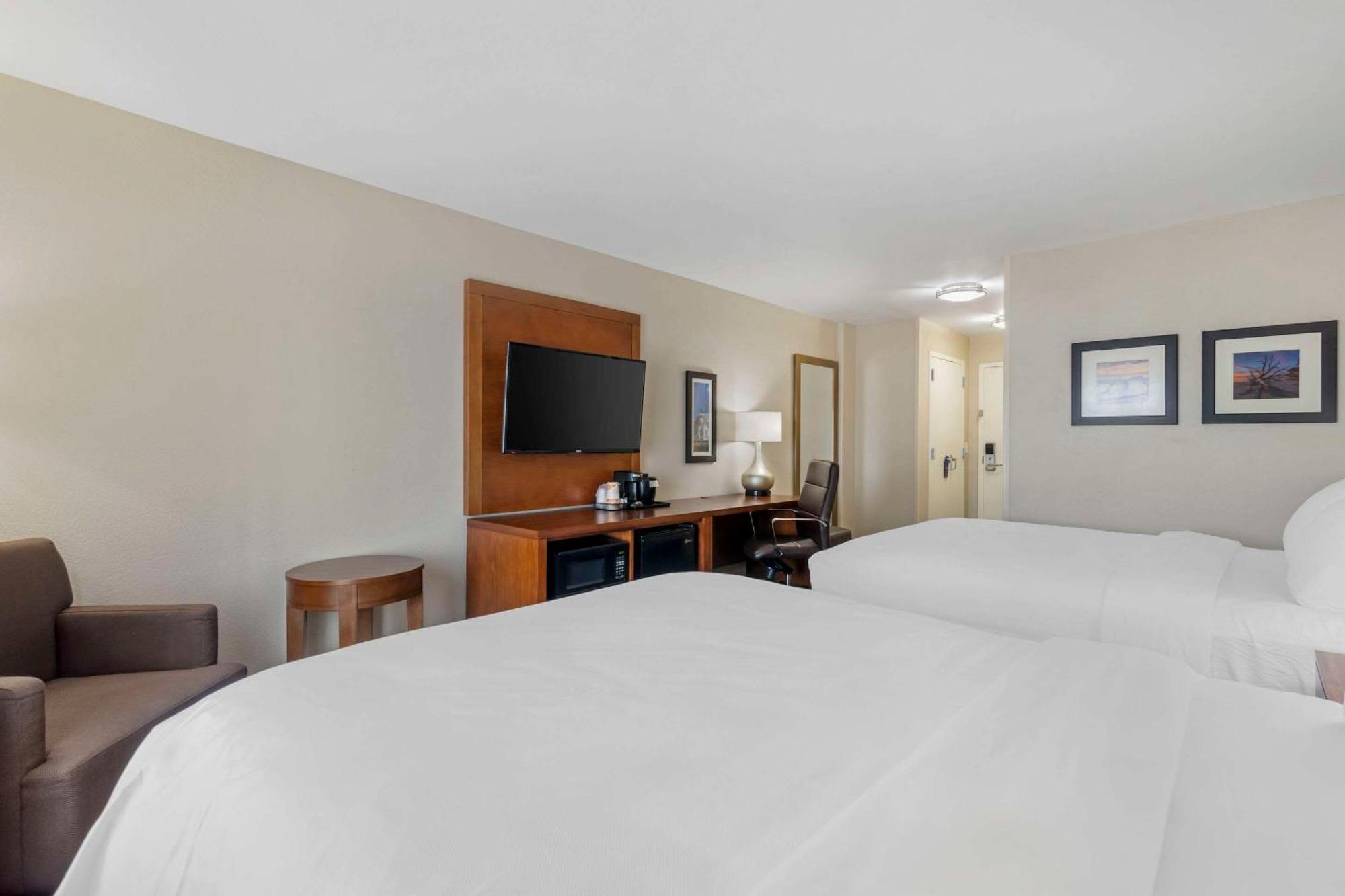 Comfort Inn & Suites Brunswick Εξωτερικό φωτογραφία