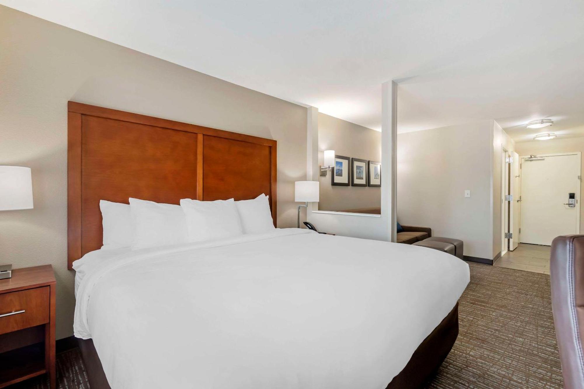 Comfort Inn & Suites Brunswick Εξωτερικό φωτογραφία