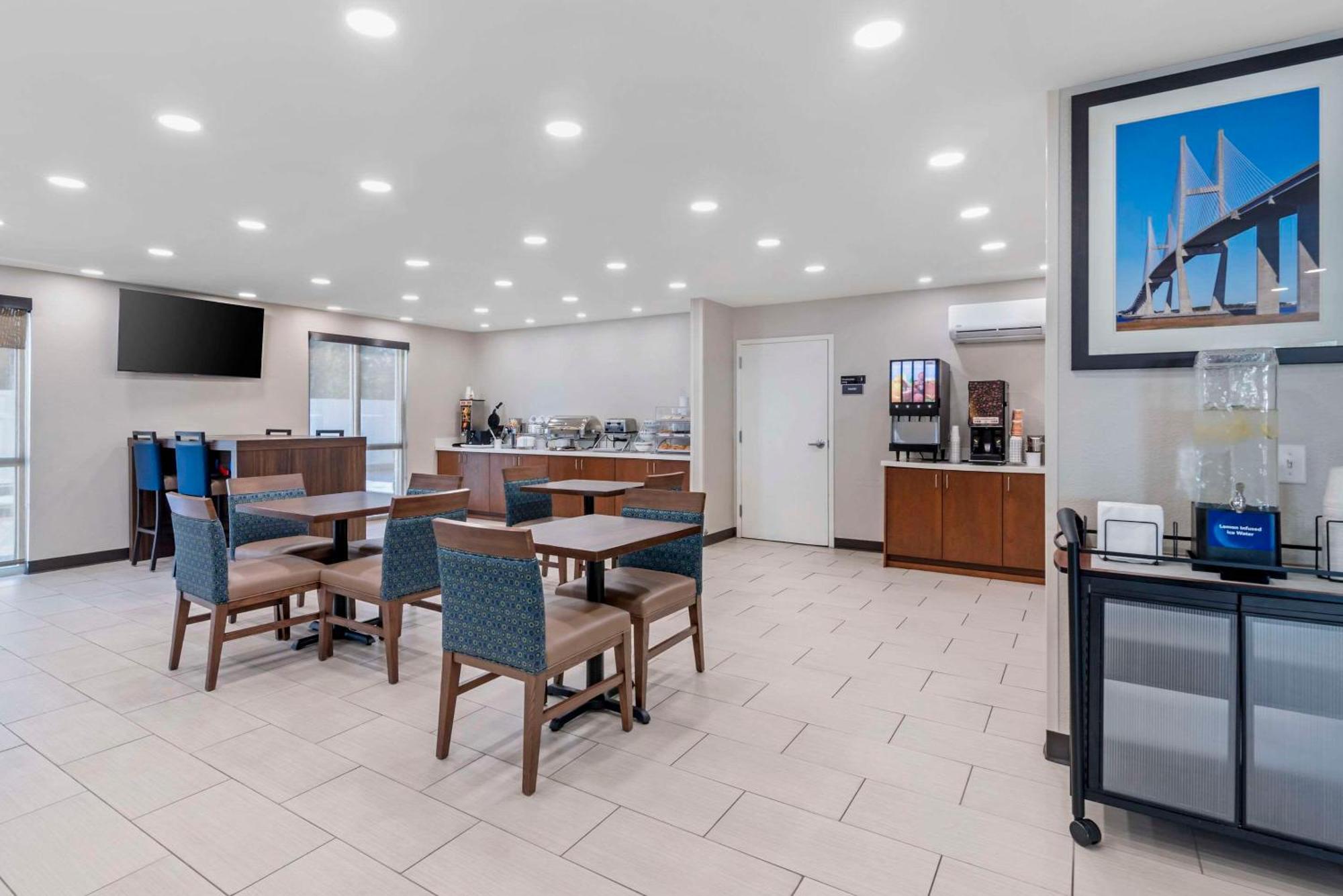 Comfort Inn & Suites Brunswick Εξωτερικό φωτογραφία