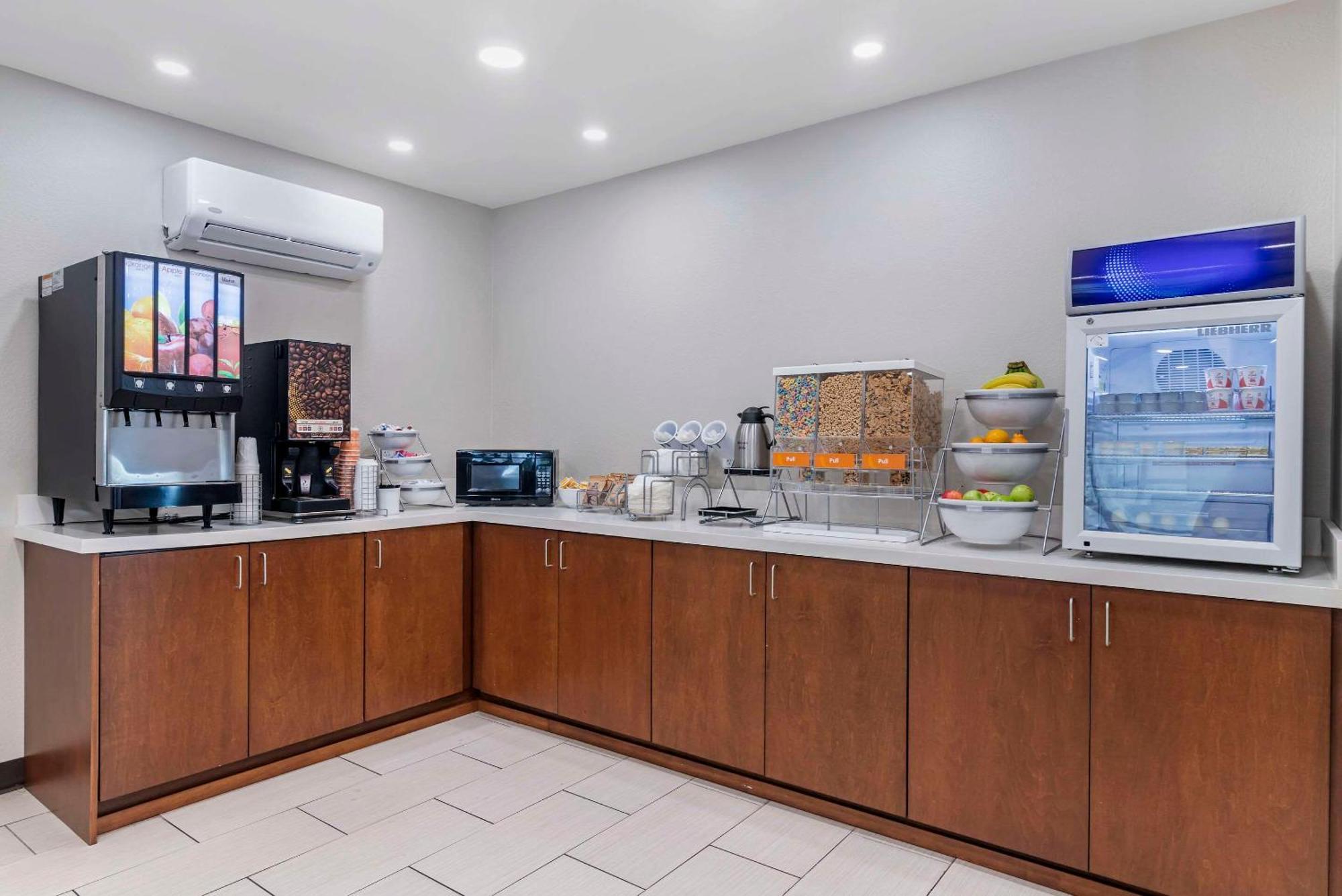 Comfort Inn & Suites Brunswick Εξωτερικό φωτογραφία