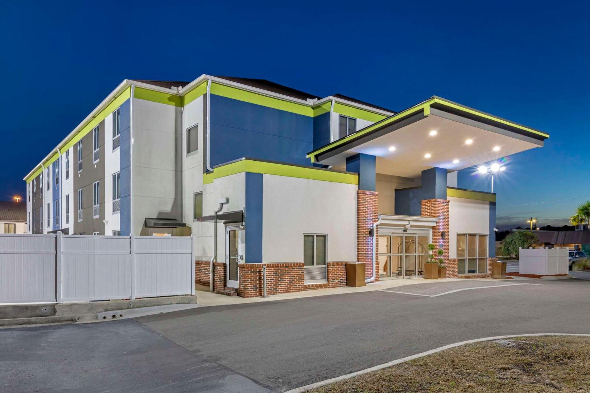 Comfort Inn & Suites Brunswick Εξωτερικό φωτογραφία